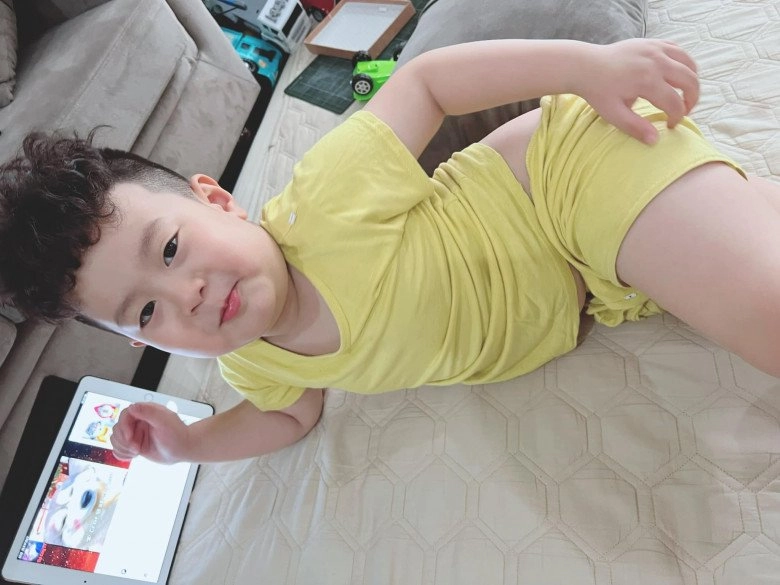 Hotgirl hương trần nuôi con khéo sau ly hôn việt anh cậu nhóc bụ bẫm ngày càng giống bố - 12