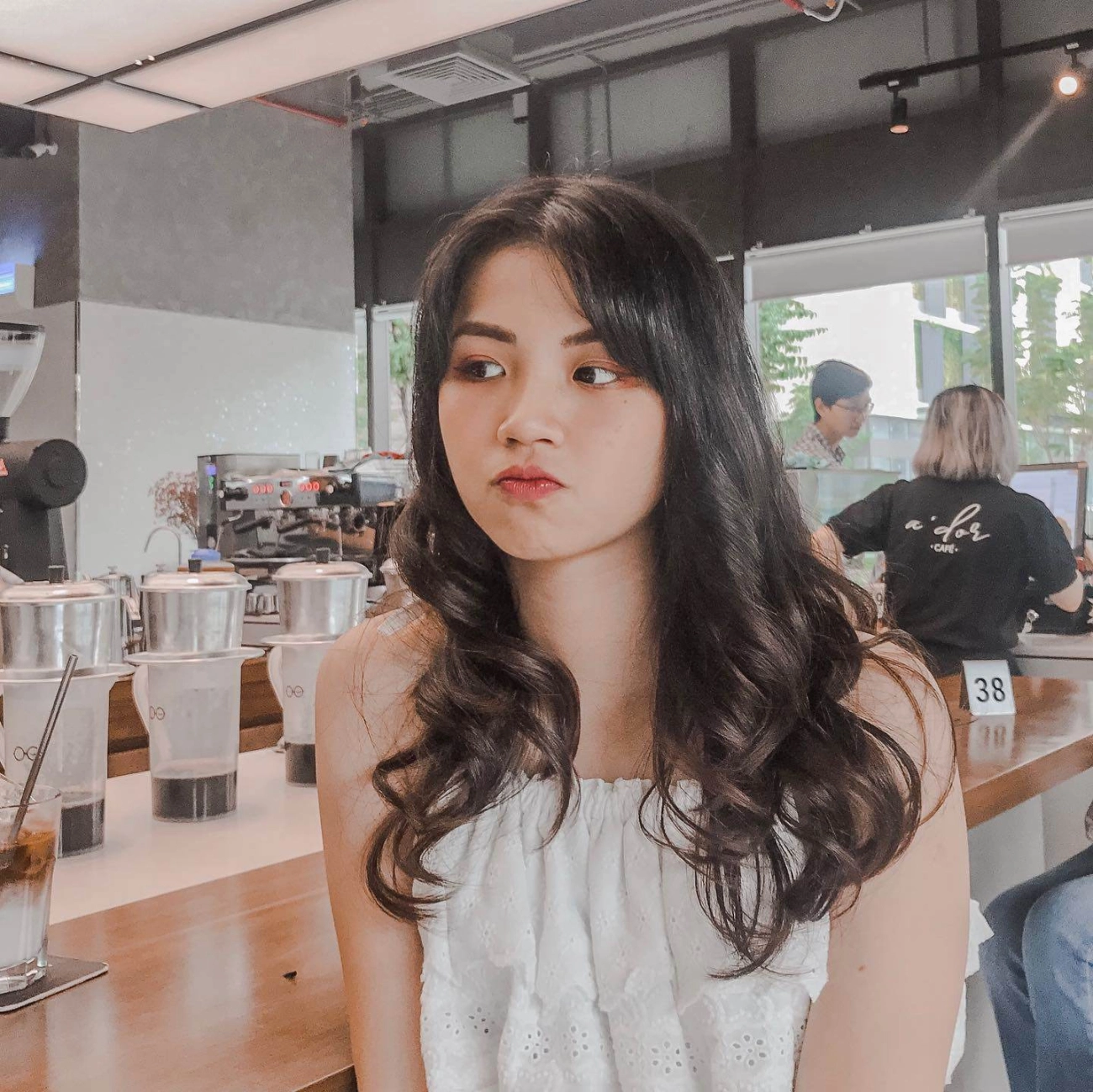 hotgirl ống nghiệm thi đường lên đỉnh olympia giờ thăng hạng nhan sắc nhuộm tóc bạch kim chất chơi - 9