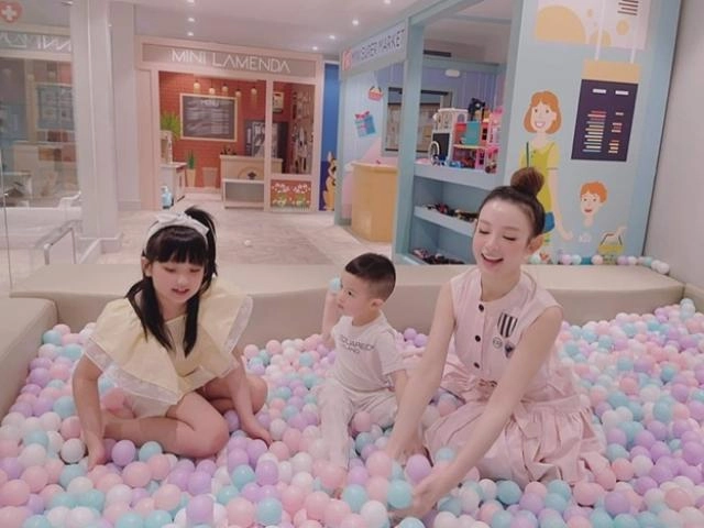 Huyền baby hiếm hoi khoe con gái đã 9 tuổi nhìn gương mặt cô bé chứng tỏ mẹ gen trội không dao kéo - 16