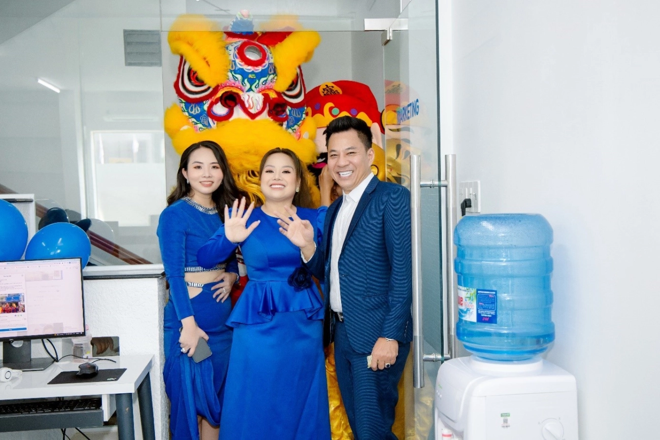 Humnile group khai trương showroom - 5