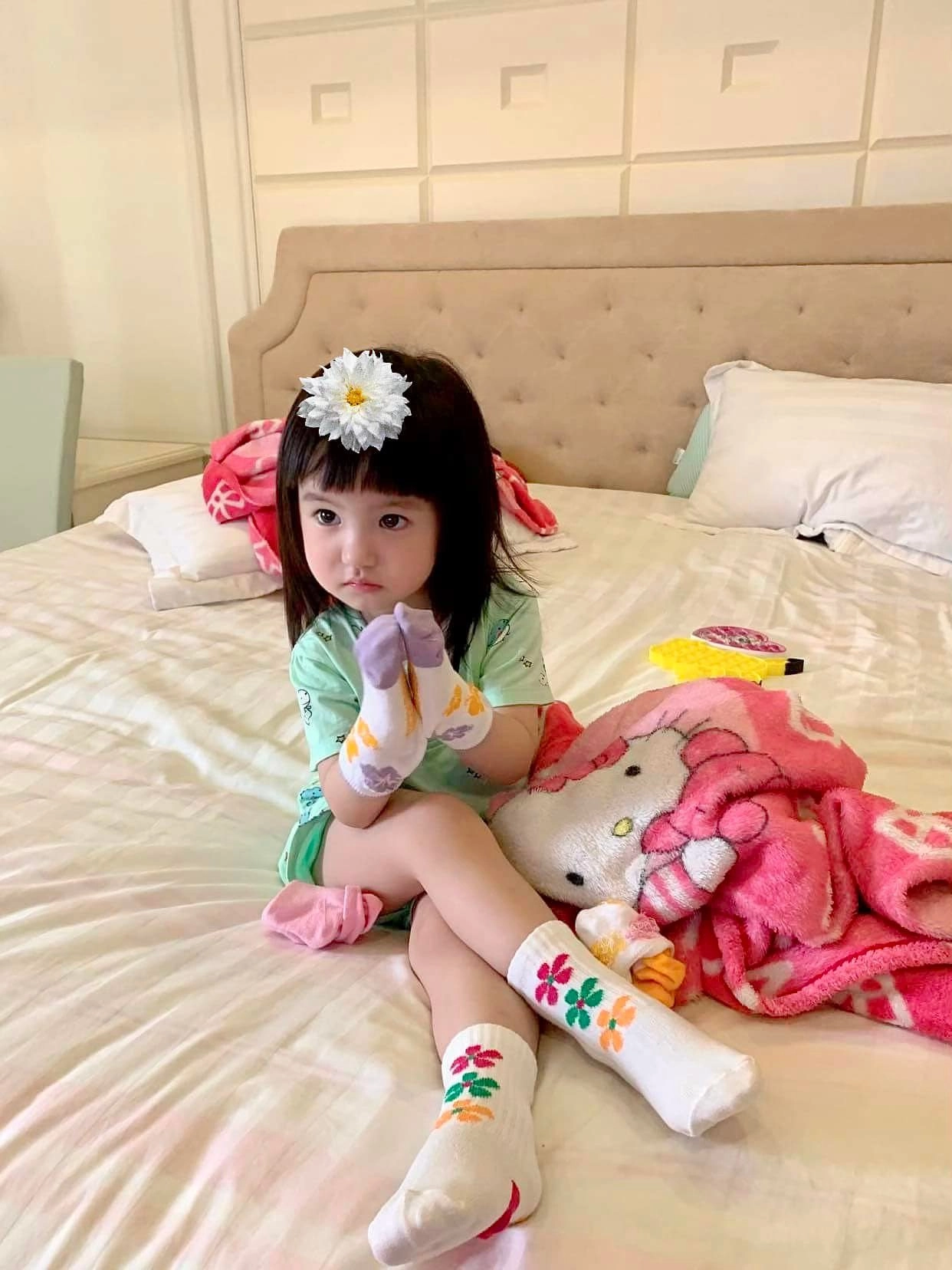 Hưởng gen trội từ mẹ đại gia quận 7 rich-kid nhà 400 tỷ có mắt bi ve xinh như tranh - 8
