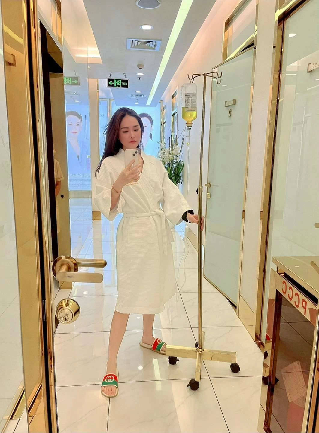 Hưởng gen trội từ mẹ đại gia quận 7 rich-kid nhà 400 tỷ có mắt bi ve xinh như tranh - 16