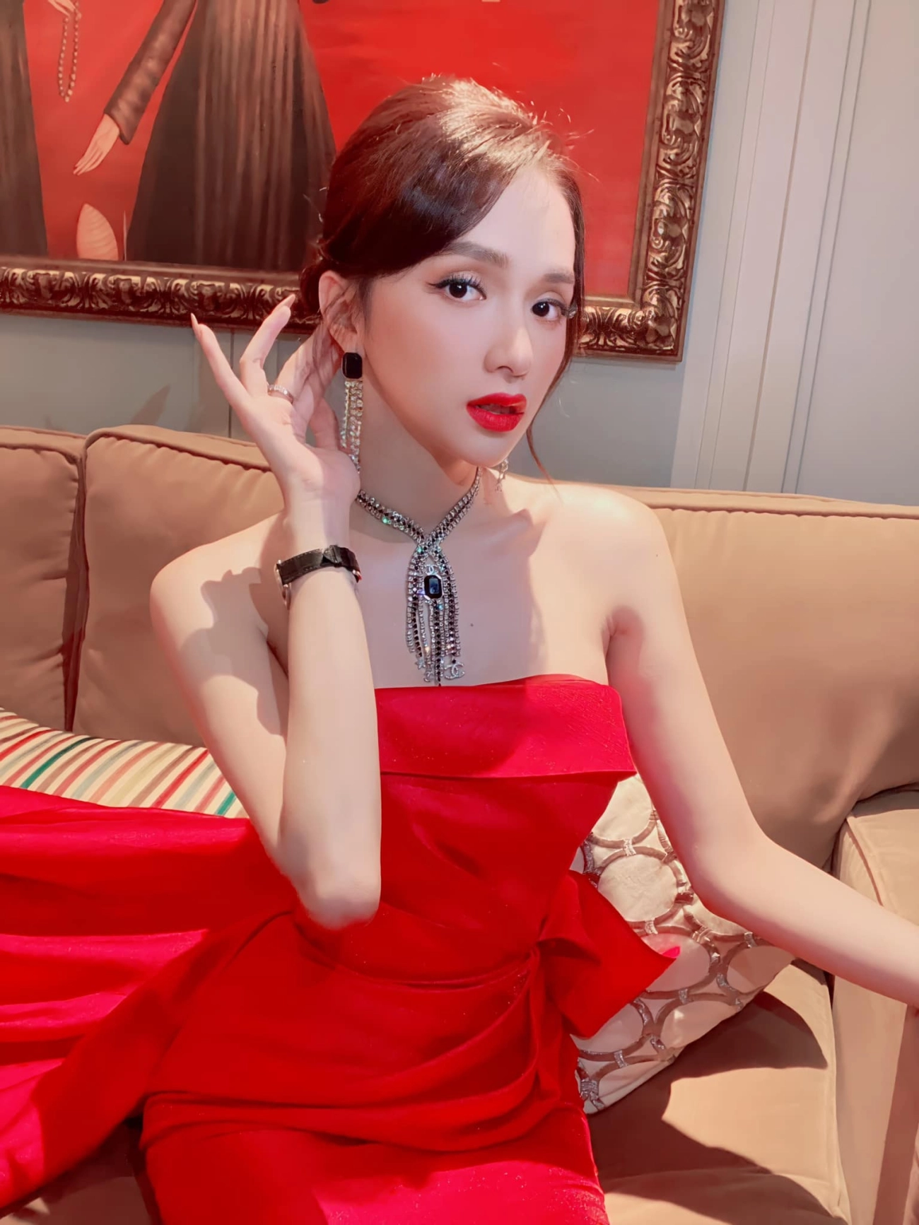 Hương giang từng ăn nằm với món trang sức giờ chẳng cần vẫn đẹp ngút ngàn - 5