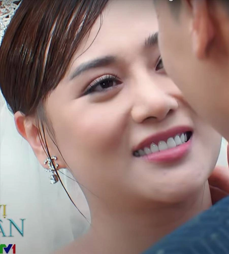 Hương vị tình thân mãi mới được cưới long nam để tóc bết rệt từ hậu trường lên phim - 5