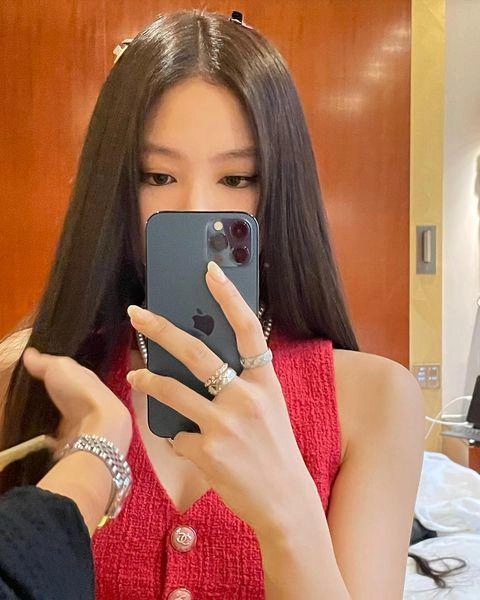 Jennie jisoo blackpink gây sốt chỉ với 1 kiểu tóc nhìn qua chị em việt nào cũng làm được - 11