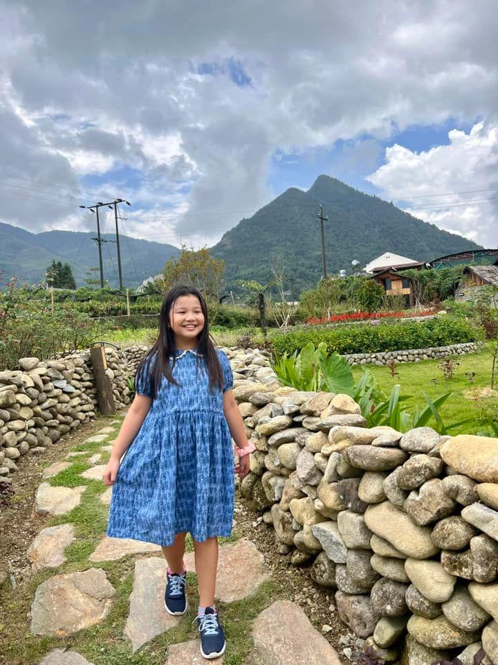 Jennifer phạm cho 2 con chung với chồng doanh nhân đức hải sang mỹ học cùng con trai quang dũng - 1