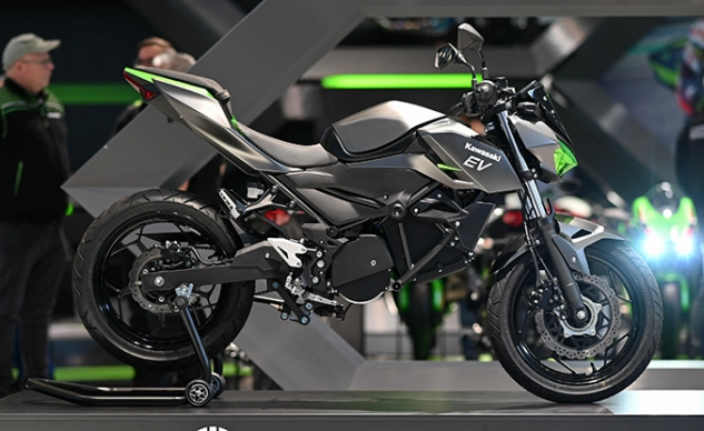 Kawasaki ev prototype lộ diện tại sự kiện intermot 2022 - 1