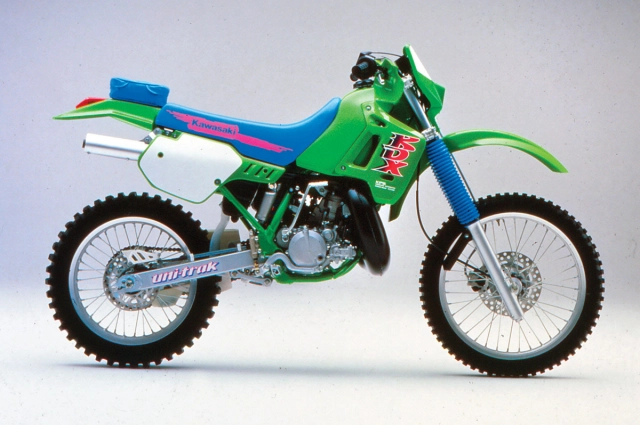 Kawasaki klx150 2020 mới ra mắt lấy chủ đề retro thập niên 80 - 4