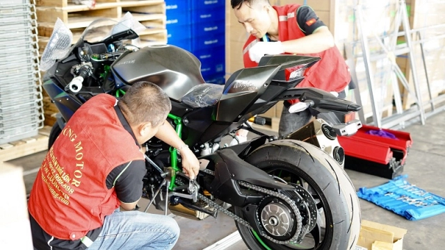 Kawasaki ninja h2 carbon 2021 đầu tiên vừa cập bến việt nam - 3