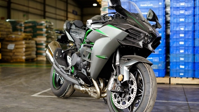 Kawasaki ninja h2 carbon 2021 đầu tiên vừa cập bến việt nam - 6