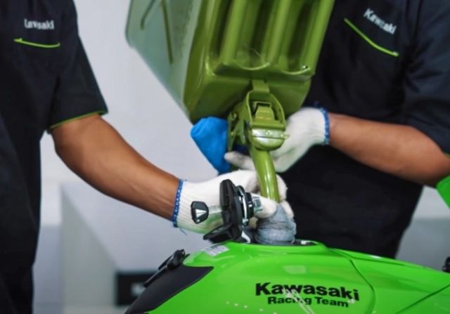 Kawasaki ninja zx-10r 2021 mới đã về tới việt nam với giá bán cao hơn phiên bản cũ - 8