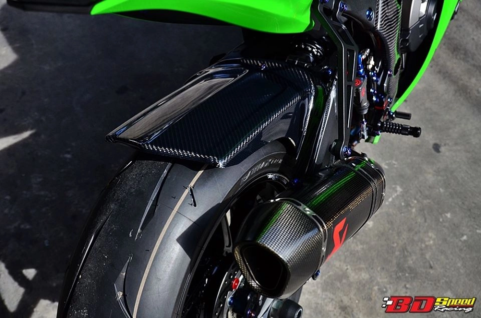 Kawasaki ninja zx-10r độ đẹp mê hồn với loạt trang bị đường đua - 1