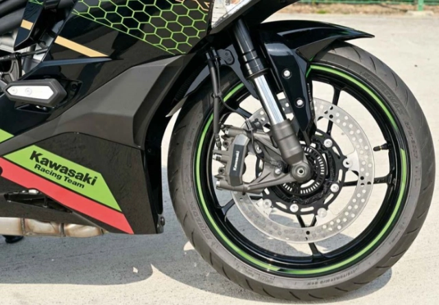 Kawasaki ninja zx-25r và honda cbr250rr sp trên bàn cân thông số - 6