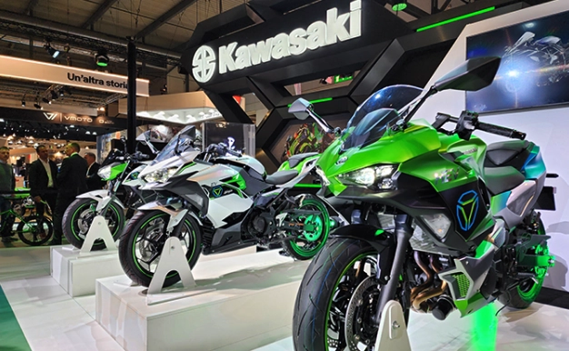 Kawasaki trưng bày dàn xe điện bev hybrid và hydro tại eicma 2022 - 1