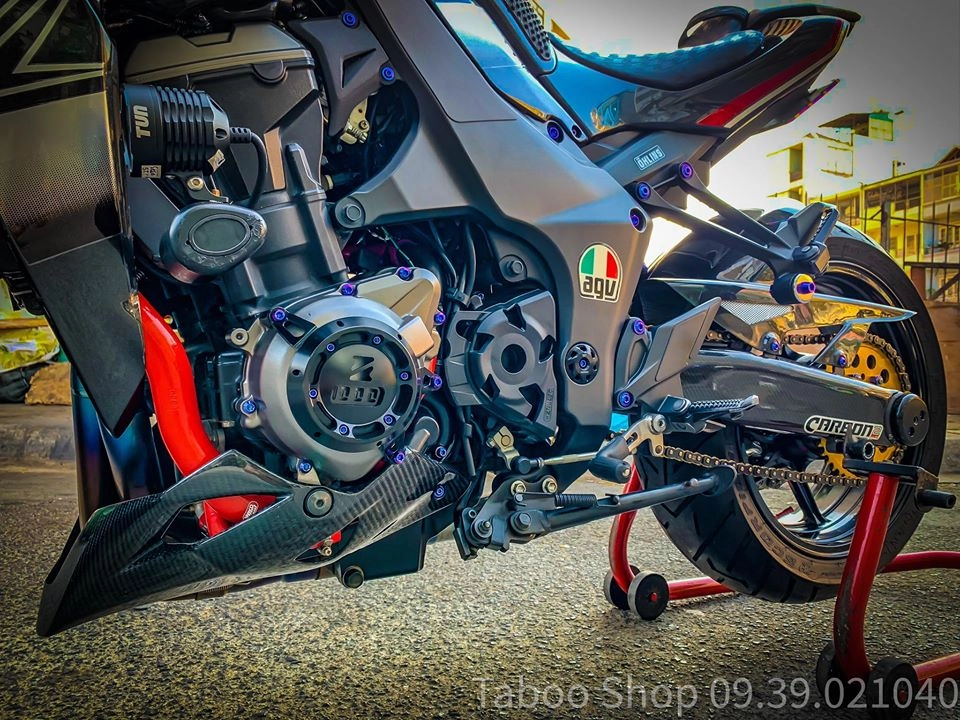 Kawasaki z1000 độ hết bài với dàn trang bị đắt đỏ của biker việt - 16