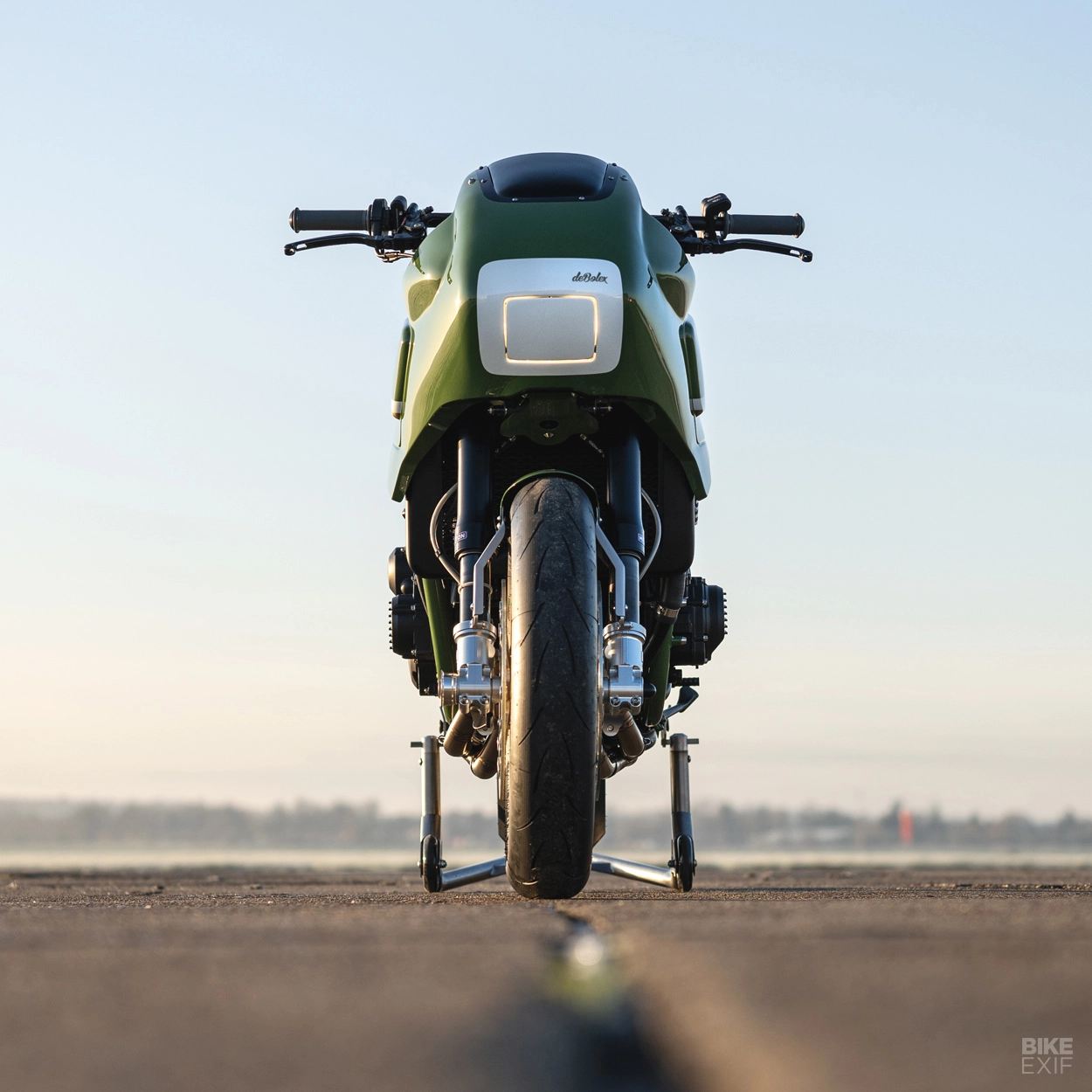 Kawasaki zrx1200r độ phong cách xanh lá độ đáo đến từ debolex - 3