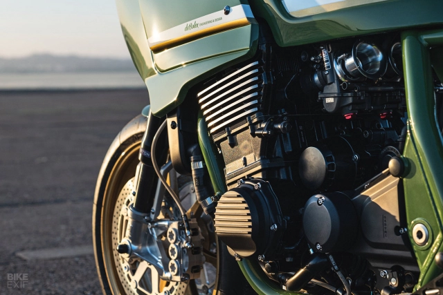 Kawasaki zrx1200r độ phong cách xanh lá độ đáo đến từ debolex - 6