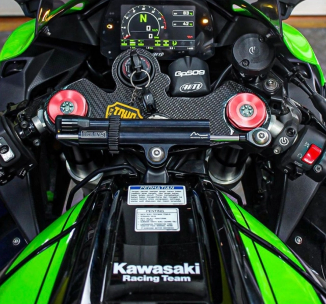 Kawasaki zx-10r độ gây cấn với bộ mâm rotobox carbon - 7