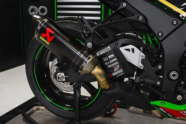 Kawasaki zx-10r krt champion edition ra mắt với những đặc quyền từ đội đua kawaski - 4