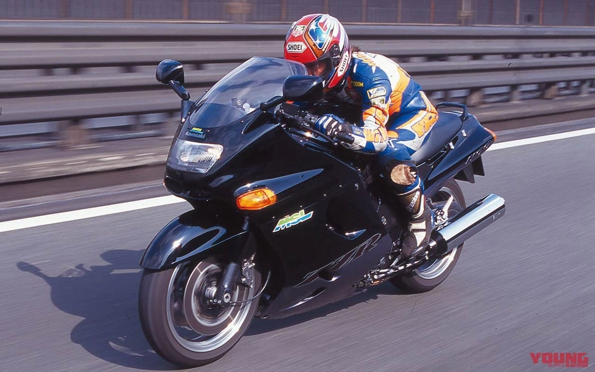 Kawasaki zz-r1100 mẫu xe tiên phong dùng ram-air từ 1980 - 9