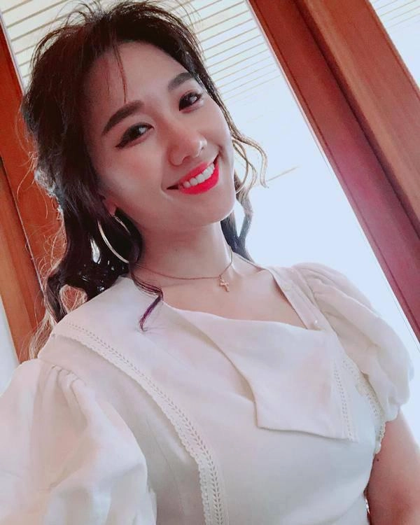 Kẻ lông mày thì dở nhưng chắc chắn bà xã trấn thành luôn ăn đứt các người đẹp khác bởi - 1