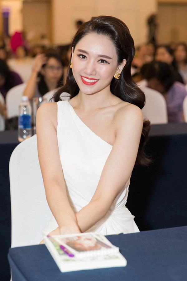 Kẻ lông mày thì dở nhưng chắc chắn bà xã trấn thành luôn ăn đứt các người đẹp khác bởi - 9