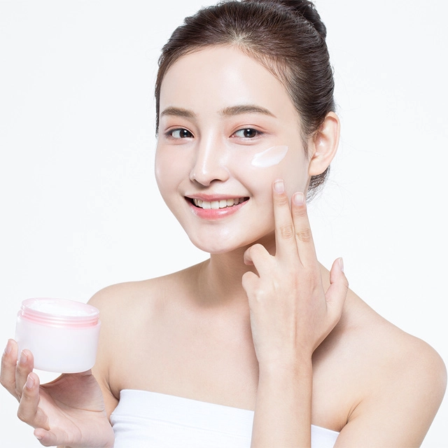 Kem dưỡng cấp ẩm cho da mùa hè có thật sự cần thiết - 1