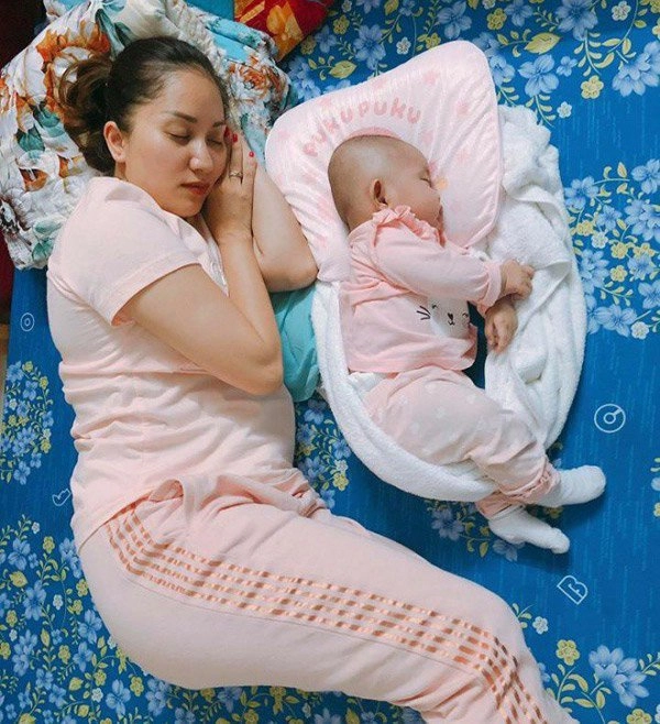 Khánh thi u40 từng bị nói giống mẹ - con với chồng kém 11 tuổi phan hiển giờ viên mãn bên 2 con xinh - 5