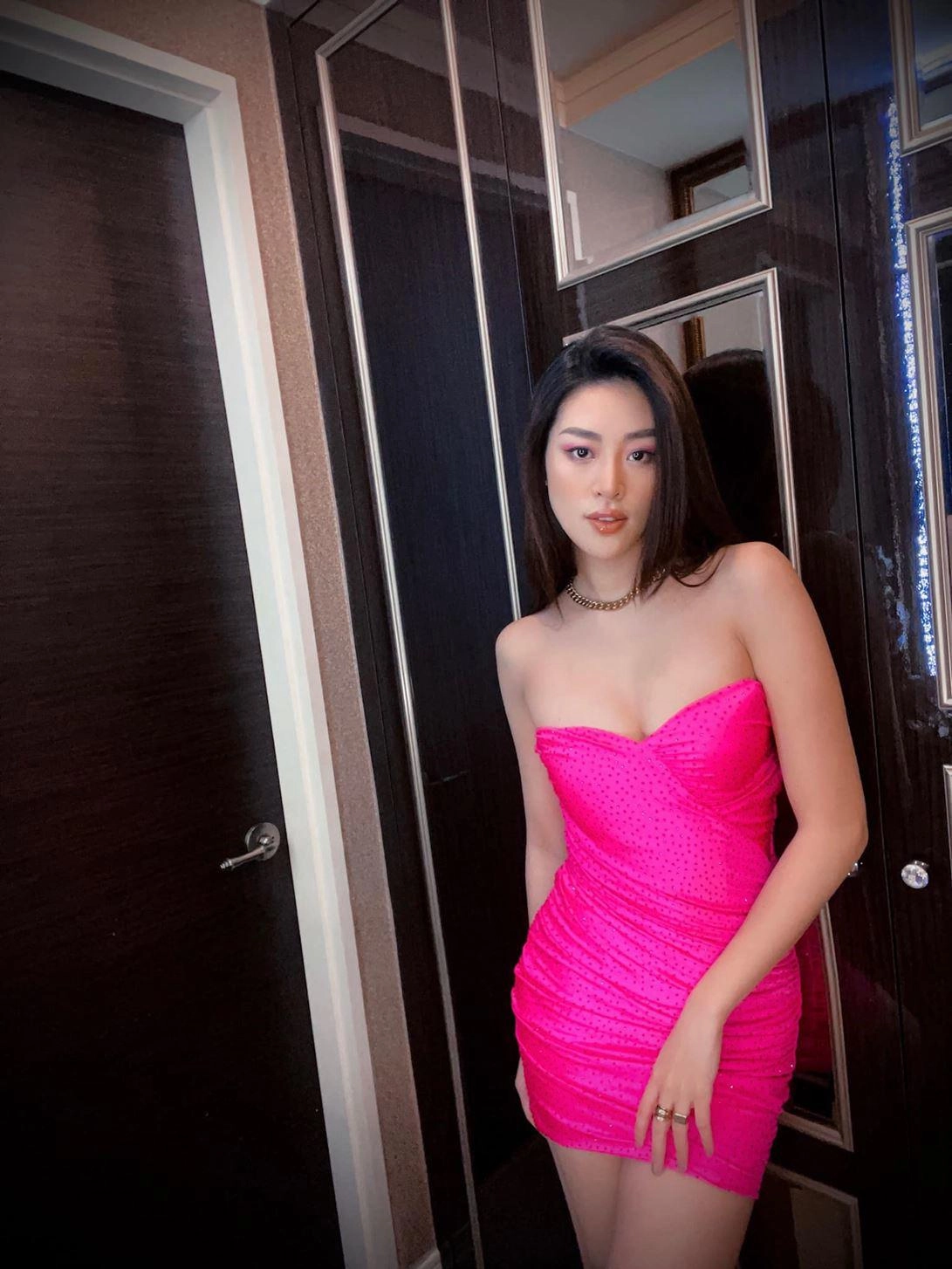 Khánh vân biến tấu chiếc váy bị chê phèn tại miss universe fan nhắc coi chừng lạnh bụng - 7