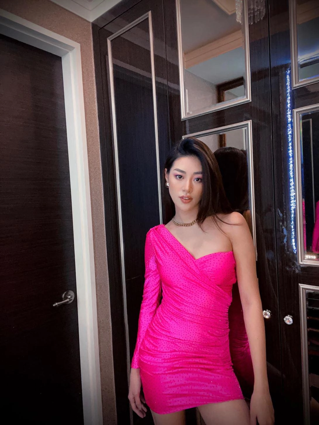 Khánh vân biến tấu chiếc váy bị chê phèn tại miss universe fan nhắc coi chừng lạnh bụng - 8