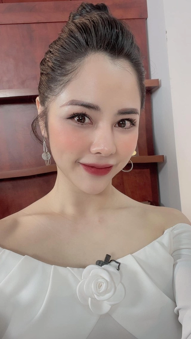 Khi các ngọc nữ đinh đam vtv bi nghi sua mui phản ứng cực kỳ thuyet phuc - 21
