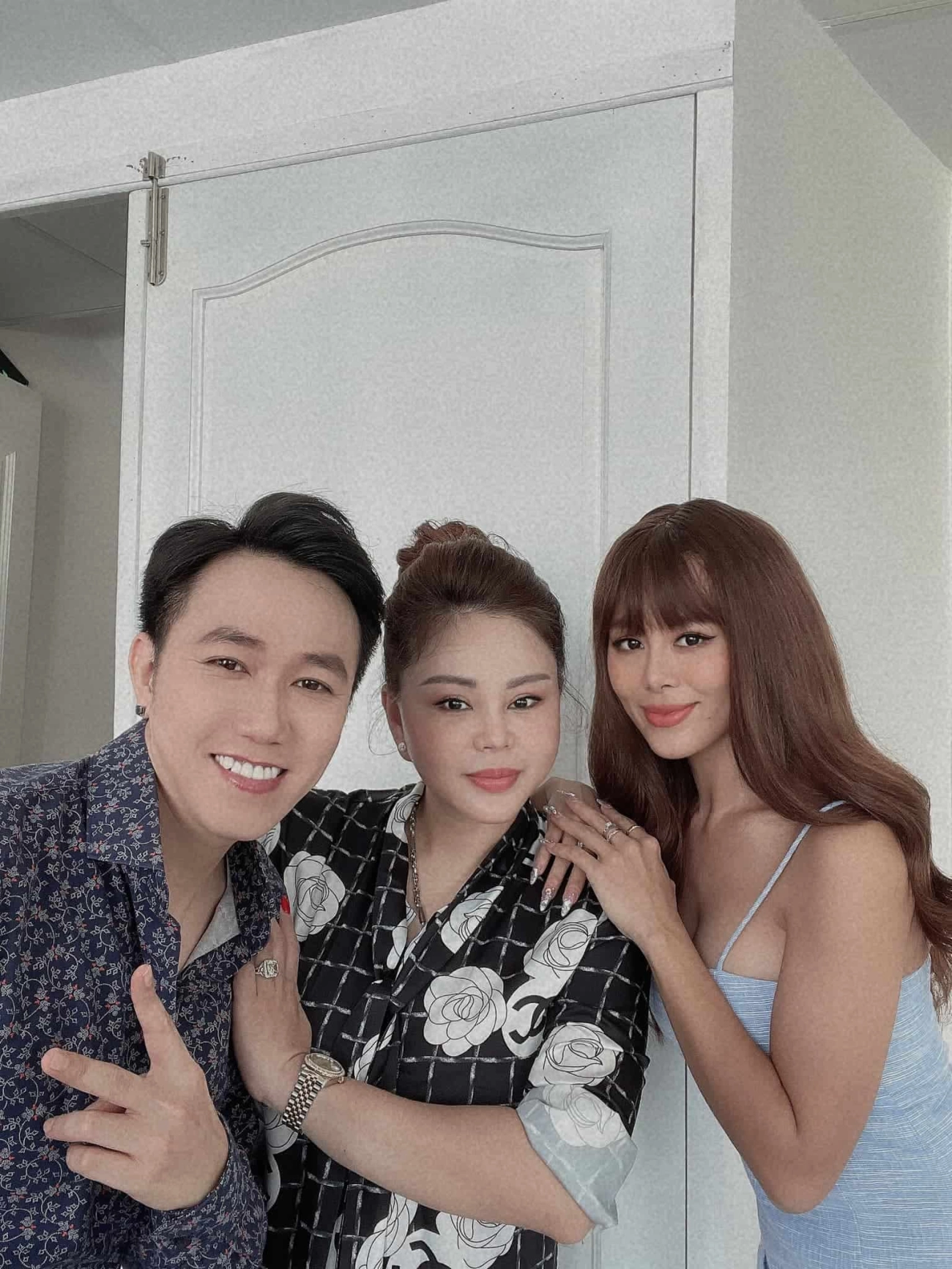 Khi chị em dao kéo đọ sắc lê giang trẻ trung kiều nữ làng hài bị chê như chuyển giới - 1