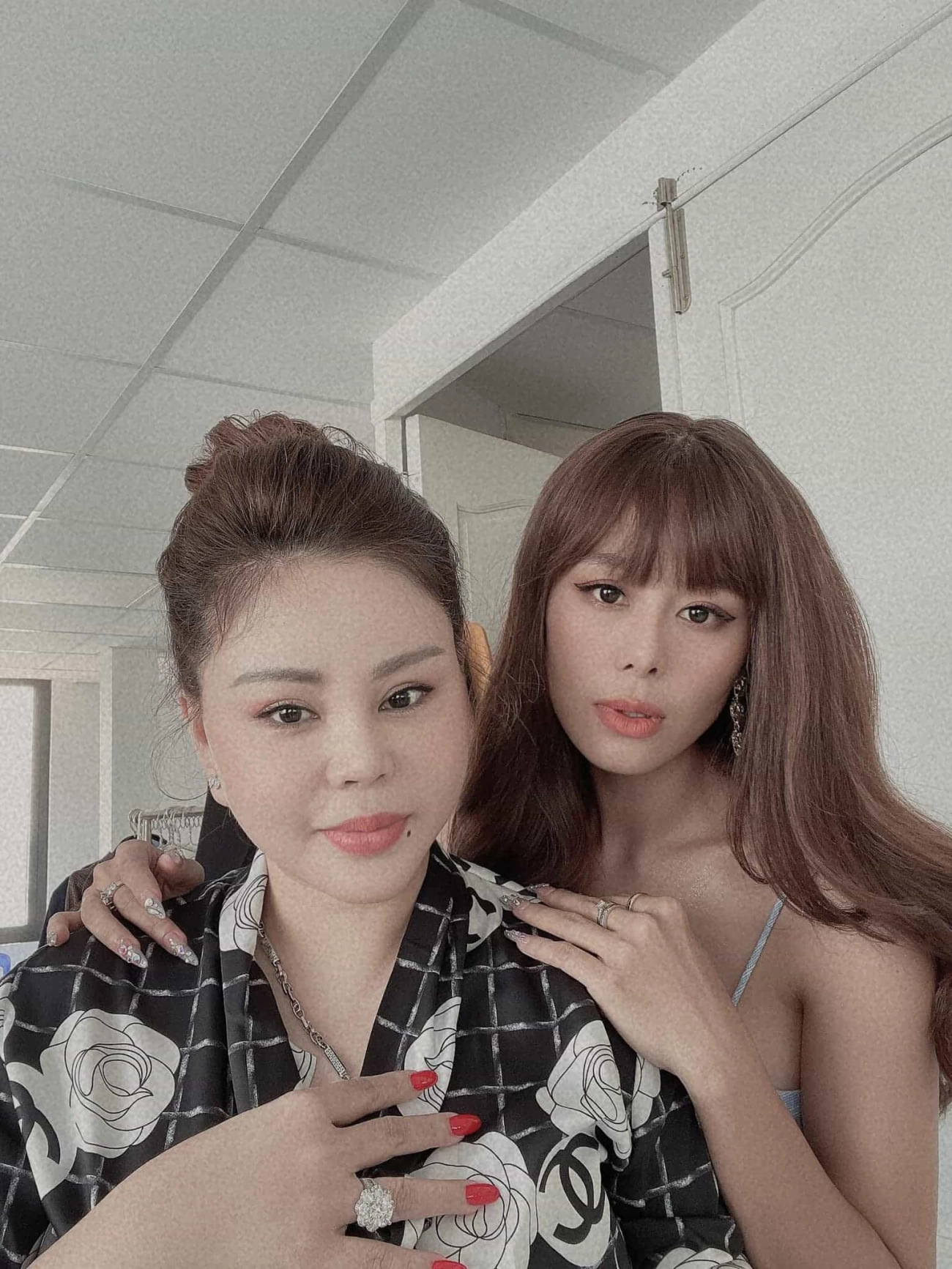 Khi chị em dao kéo đọ sắc lê giang trẻ trung kiều nữ làng hài bị chê như chuyển giới - 3