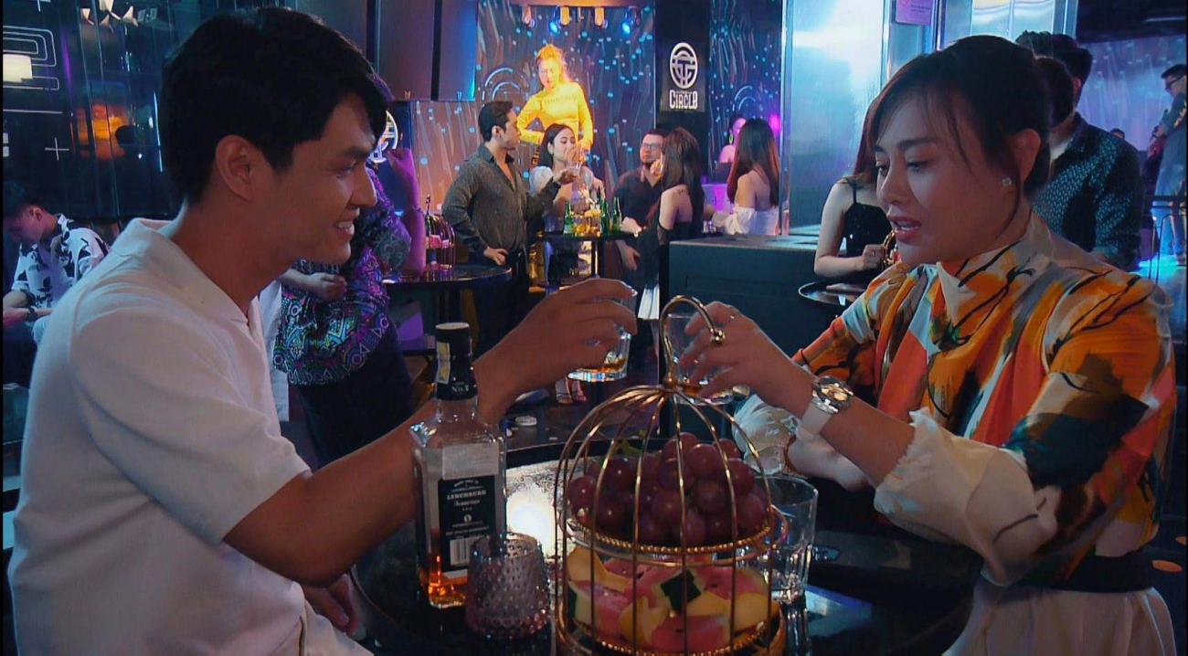 Khi gái xinh vũ trụ vtv lên đồ đi bar bảo thanh vượt mặt quỳnh nga khả ngân - 4