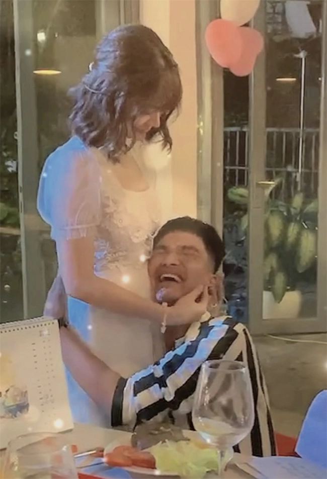 Khó có con biểu cảm của mạc văn khoa biết tin lên chức bố làm mẹ bỉm rơi nước mắt - 2