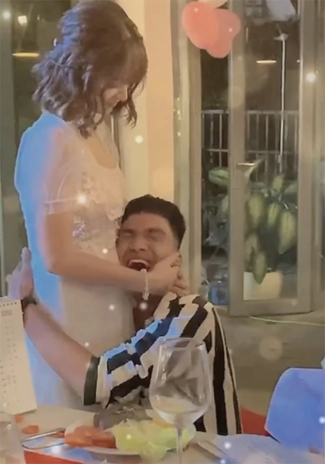 Khó có con biểu cảm của mạc văn khoa biết tin lên chức bố làm mẹ bỉm rơi nước mắt - 3