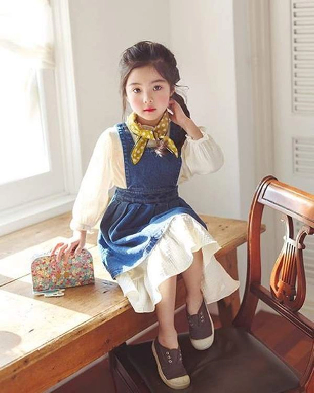 Khoa học chứng minh mẹ xinh đẹp thường sinh con gái đầu lòng - 1