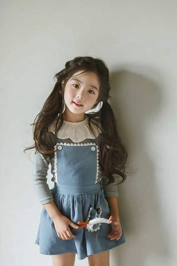 Khoa học chứng minh mẹ xinh đẹp thường sinh con gái đầu lòng - 4