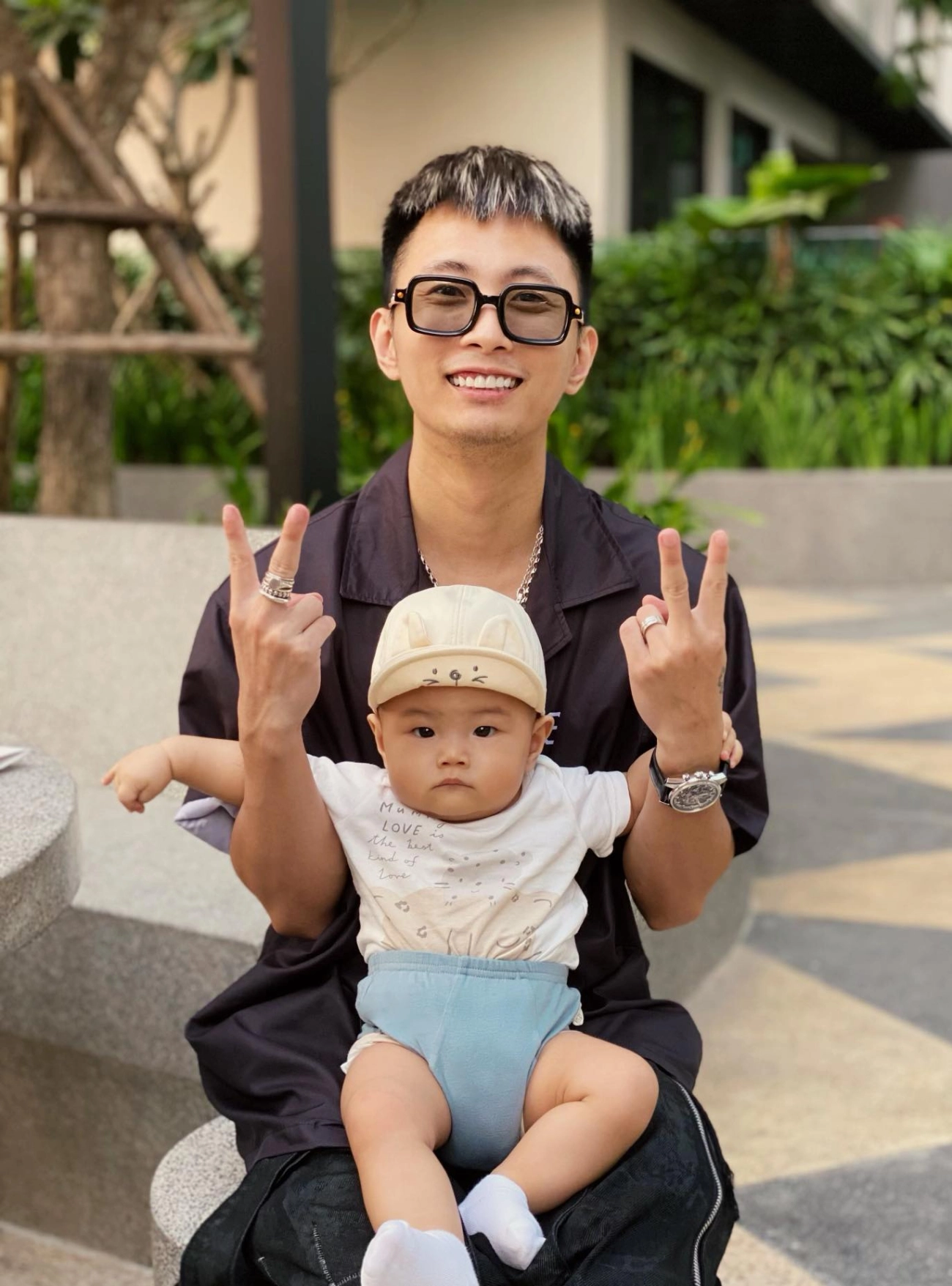 Khoảnh khắc bố nào con nấy siêu tình cảm của các sao nam việt ai nhìn cũng phải ghen tỵ - 16