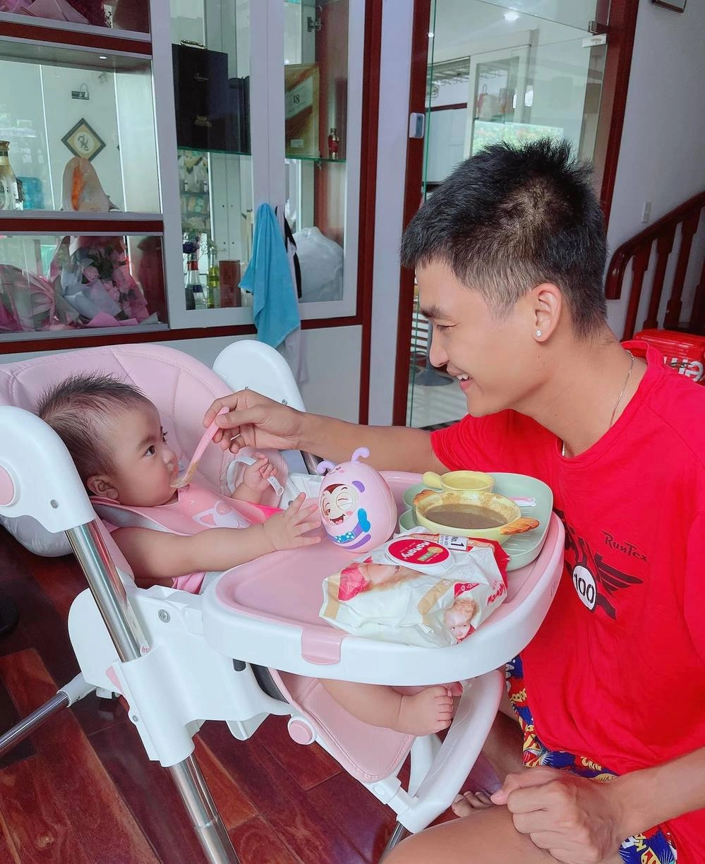 Khoảnh khắc bố nào con nấy siêu tình cảm của các sao nam việt ai nhìn cũng phải ghen tỵ - 22