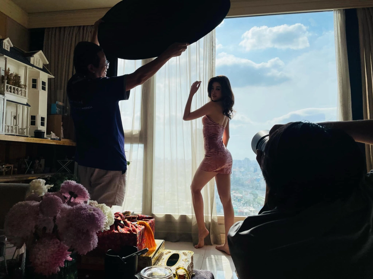 Khoảnh khắc đáng yêu của bố hoa hậu khánh vân đằng sau bức ảnh đẹp gợi cảm của con gái - 3