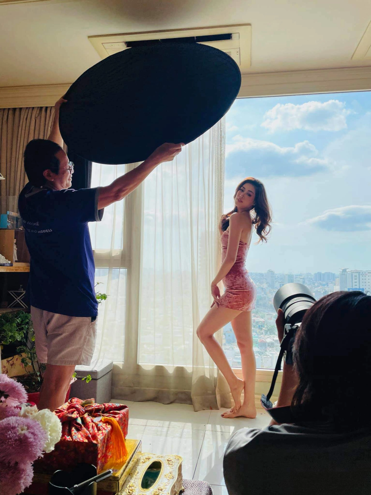 Khoảnh khắc đáng yêu của bố hoa hậu khánh vân đằng sau bức ảnh đẹp gợi cảm của con gái - 4