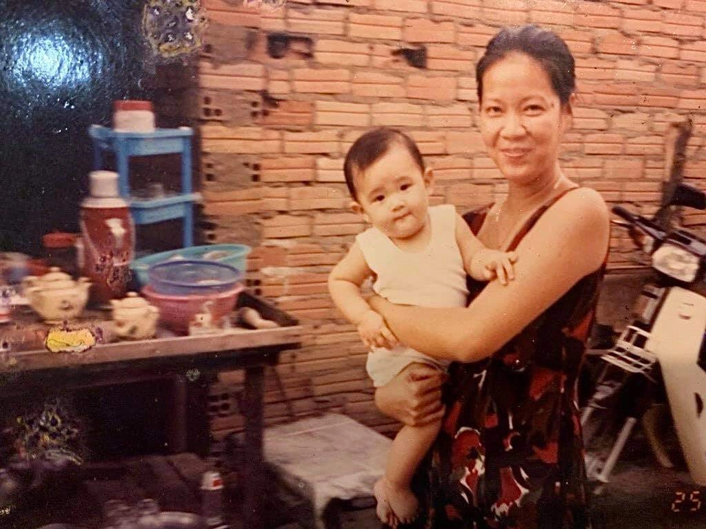 Khoảnh khắc đáng yêu của bố hoa hậu khánh vân đằng sau bức ảnh đẹp gợi cảm của con gái - 6