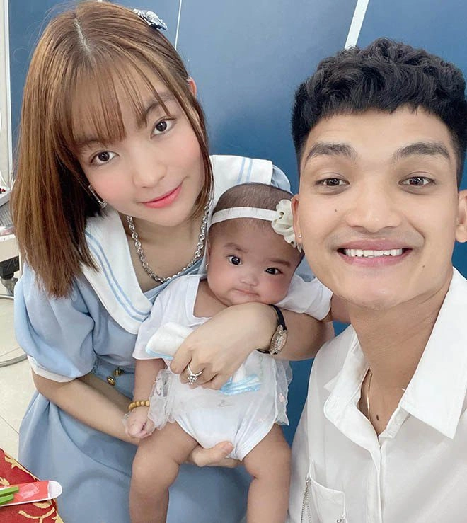 Khoe con trai giống mẹ như 2 giọt nước hoà minzy liền nhận phản bác dồn dập - 9