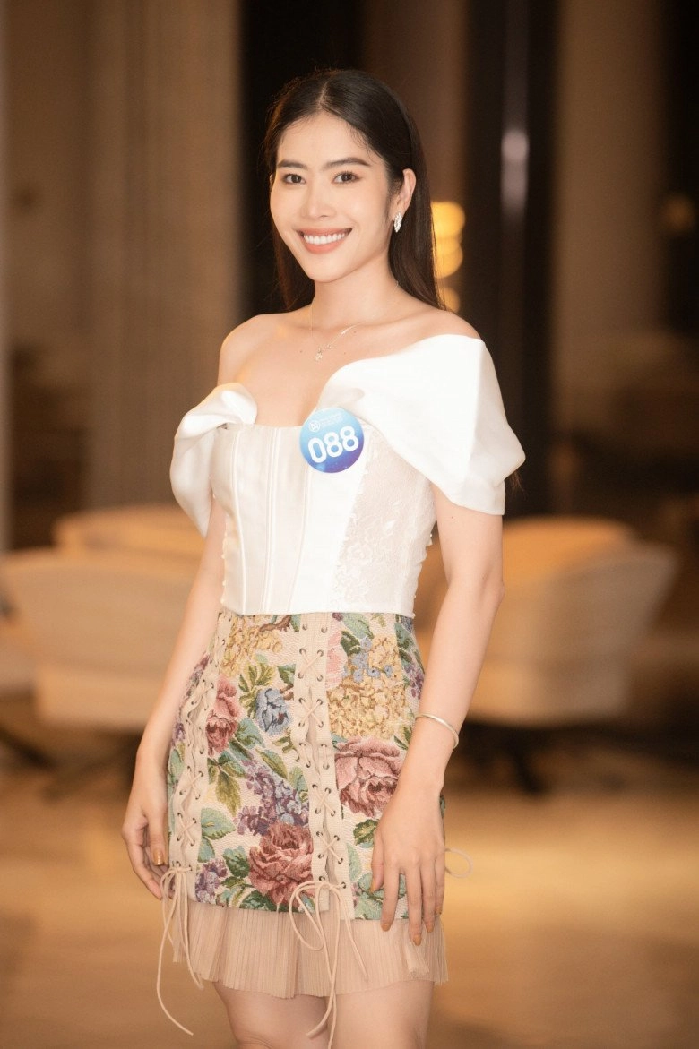 Khoe trình nuốt mic tại miss world vietnam nam em nhờ minh tú thị phạm catwalk đầy quyết tâm - 3