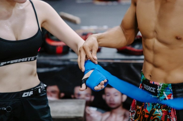 Không biết lượng sức mình đoàn di băng tập boxing bị ngất xỉu mặt trắng bệch - 7