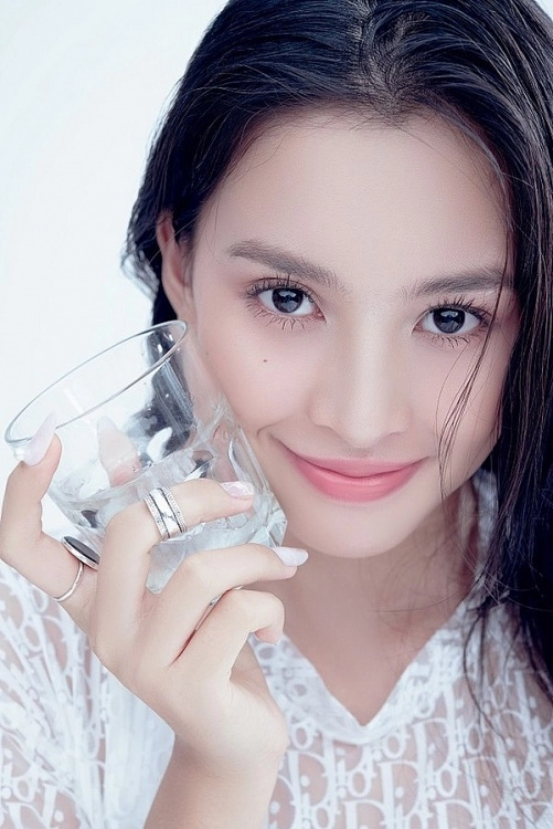 Không cần dao kéo những nàng hậu này vẫn đẹp lên theo năm tháng - 3