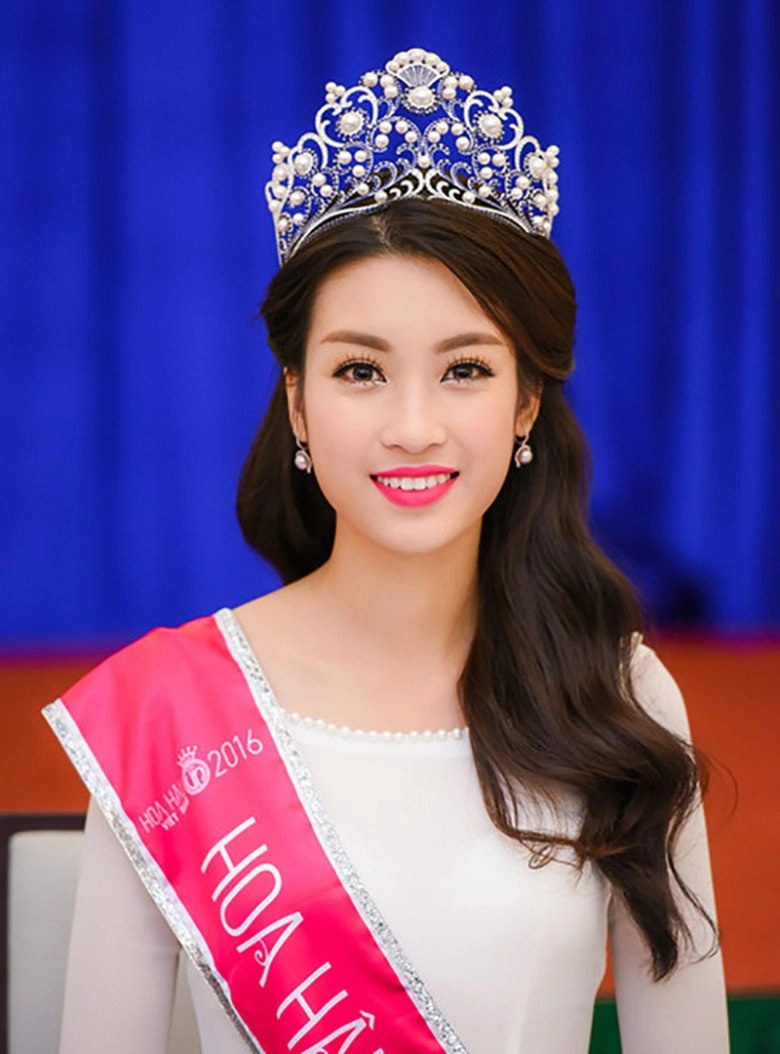 Không cần dao kéo những nàng hậu này vẫn đẹp lên theo năm tháng - 4
