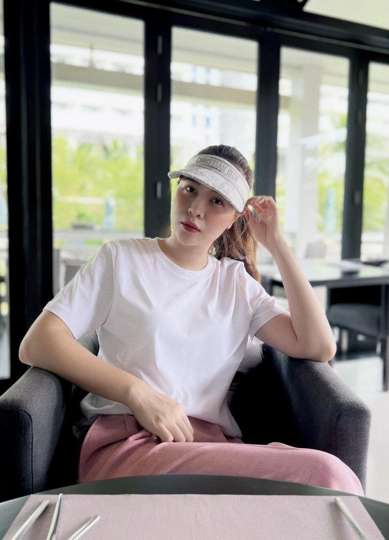 Không chấp nhận là bình phong đàm thu trang ra công trường bỏ cao gót mũ bảo hộ giản dị vest chuẩn mực - 5
