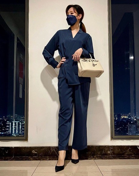 Không còn có thù với hàng hiệu hari won xách túi gần tỷ đồng chồng tặng mặc sang chuẩn gái hàn - 5